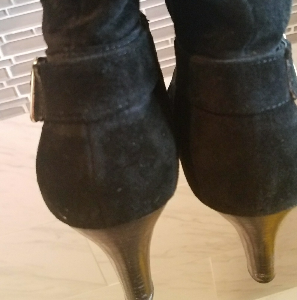 Suede boots - Picture 2 of 3